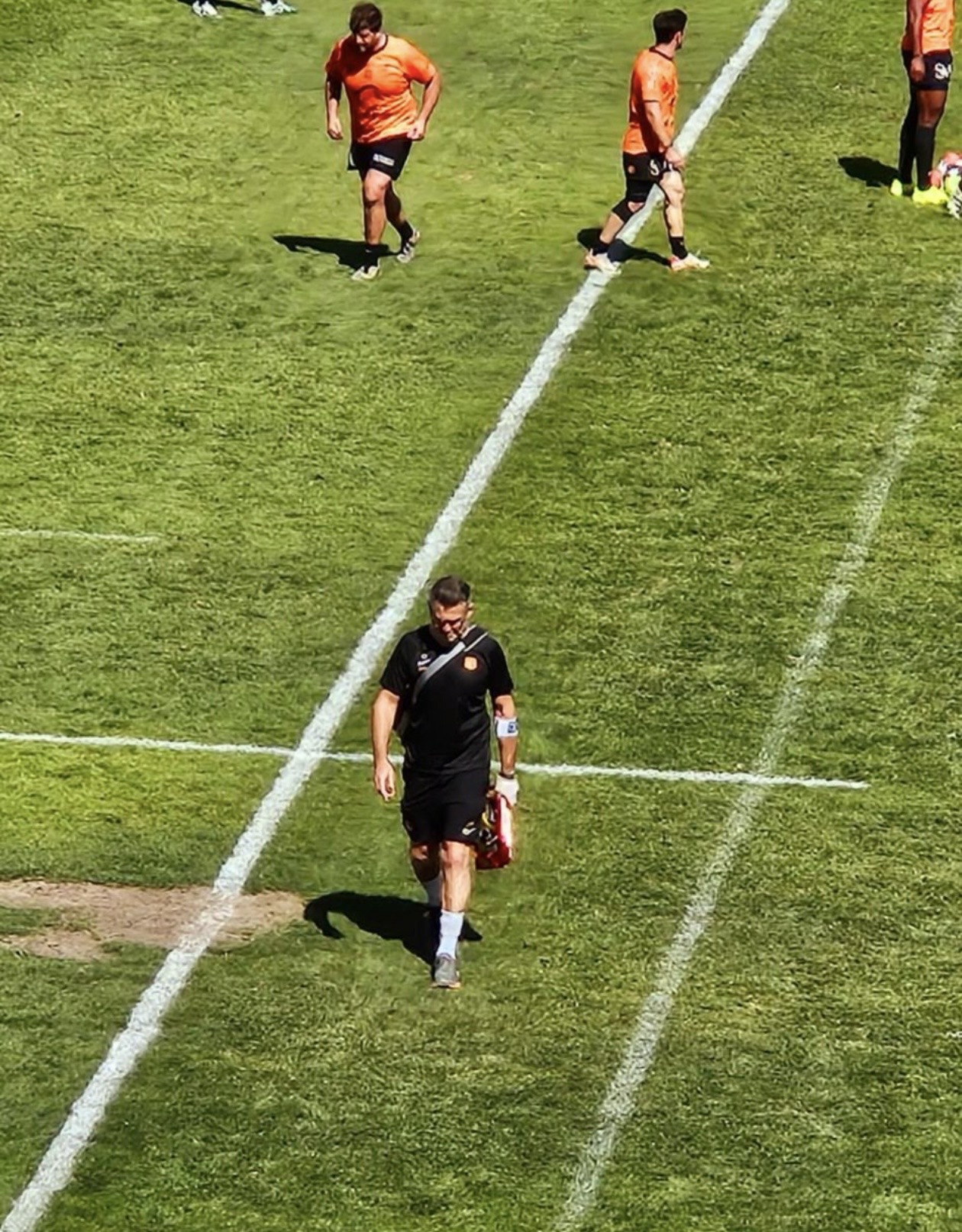 Nicolas Roger sur le terrain d'entraînement RCN vu des tribunes